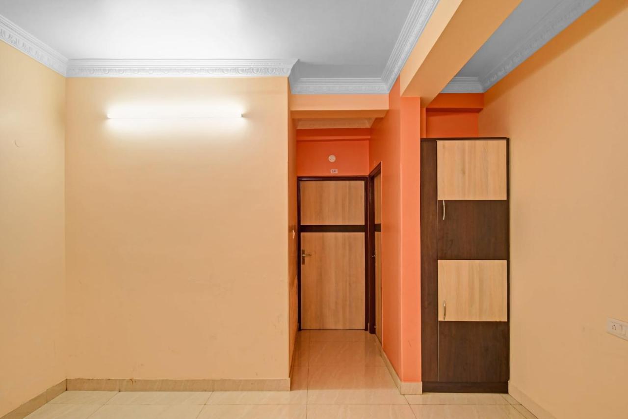 Oyo Flagship 84655 S S Guest House Калькутта Экстерьер фото